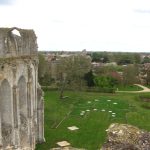 Cette abbaye de Vendée, en ruine, est le lieu où fut inventée la célèbre liqueur « Bénédictine » par un moine alchimiste