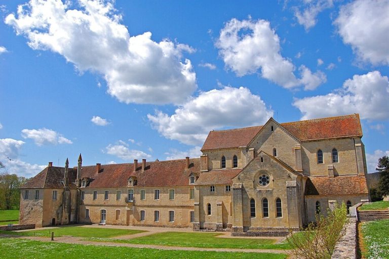 Ce village du Cher est le centre exact de la France, une curiosité géographique pour une photo souvenir insolite 
