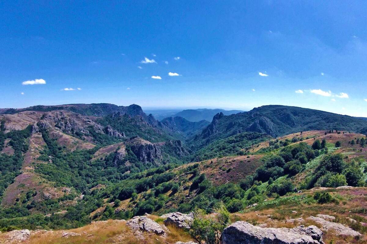 Fuyez la ville : à moins de 2h de Toulouse, le Parc Naturel du Haut-Languedoc est un havre de paix automnal