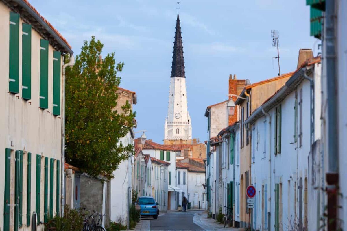 Loin de la foule estivale, l&rsquo;Île de Ré retrouve son charme authentique et ses lumières magiques pour un séjour d&rsquo;automne