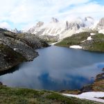Cet automne, découvrez le secret le mieux gardé des Alpes : la vallée de la Clarée, un havre de paix aux couleurs irréelles
