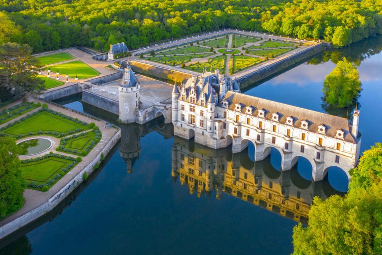 Ce château sur l&rsquo;eau, moins connu que Chenonceau, est un véritable bijou de la Renaissance à visiter tranquillement en automne
