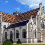 À 1h30 de Lyon, ce monastère spectaculaire est une visite spirituelle et architecturale inoubliable cet automne