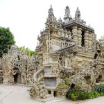 Ce village de la Drôme est le lieu de naissance d&rsquo;un palais incroyable construit par un seul homme, une folie à voir