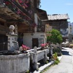 Ce village des Alpes est le plus haut d&rsquo;Europe, un lieu où le temps semble s&rsquo;être arrêté à plus de 2000 mètres d&rsquo;altitude 