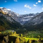 Ce cirque montagneux des Pyrénées est classé à l&rsquo;UNESCO et offre un spectacle grandiose avec les premières neiges d&rsquo;automne