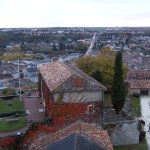 À 1h de Poitiers, ce village est une plongée dans l&rsquo;art roman au cœur d&rsquo;une nature automnale incroyablement paisible