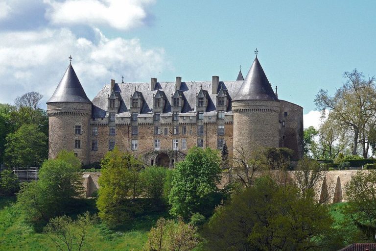 Ce village de la Haute-Vienne est le lieu de la plus grande météorite jamais tombée en France, une histoire cosmique à découvrir 