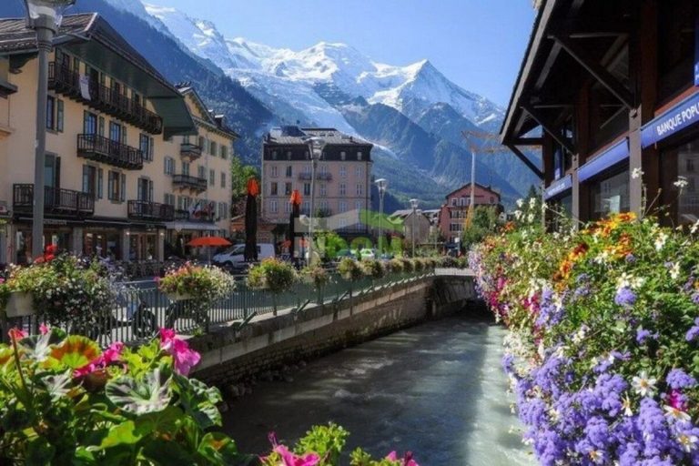 Ce village de Haute-Savoie est le lieu où fut inventé le ski alpin moderne par un champion olympique visionnaire 