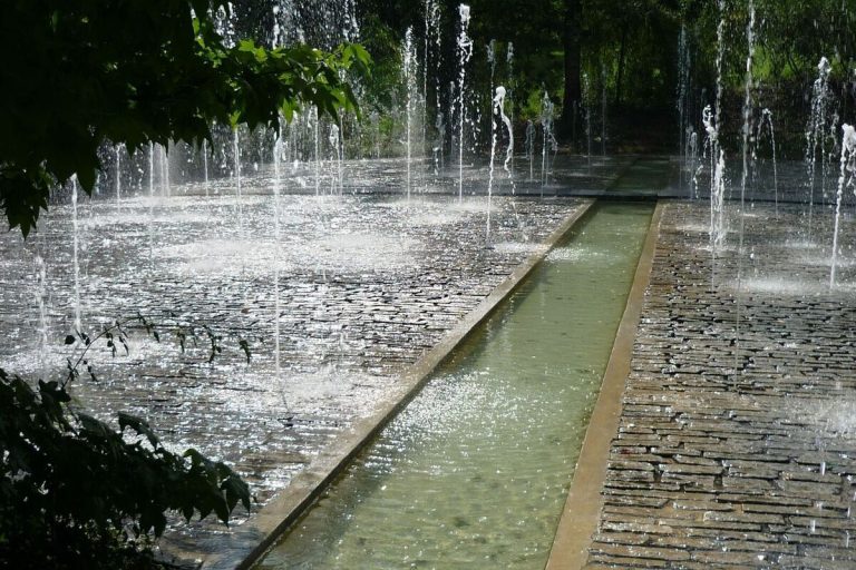 Ce jardin de Dordogne est une œuvre philosophique à ciel ouvert, conçue pour représenter l&rsquo;histoire de l&rsquo;humanité 