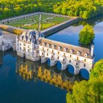 Tout le monde visite le château de Chenonceau, mais ses jardins sont encore plus magiques sous les couleurs de l&rsquo;automne 2025