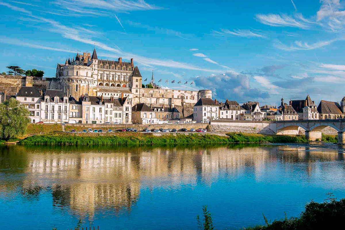 Ce village de l&rsquo;Indre-et-Loire abrite la « pagode de Chanteloup », une folie architecturale du XVIIIe siècle dans un parc magnifique