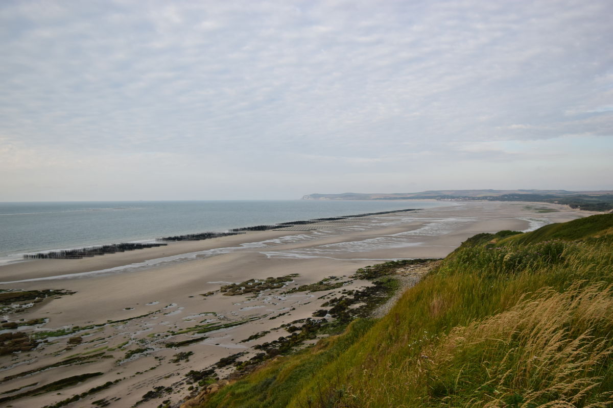 Ce village du Pas-de-Calais, avec ses deux caps majestueux, offre des randonnées vivifiantes et des vues spectaculaires en automne